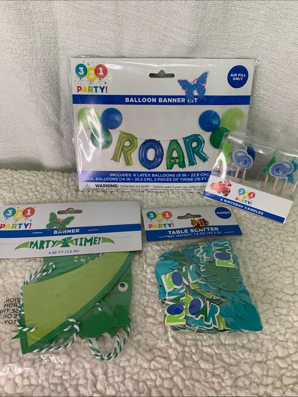 Dinosaur 4PK Matching NEW Party Set ROAR Balloon & Dino Banner Candles Confetti